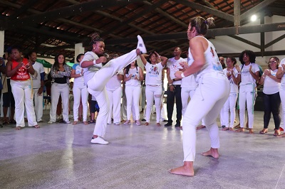 Mulheres capoeiristas lançam álbum com canções que celebram protagonismo feminino