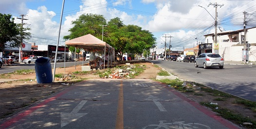 Remoção de barracas para conclusão de ciclovia na Avenida Fraga Maia é iniciada