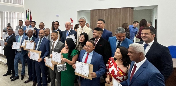 Prefeito, vice e vereadores de Feira de Santana são diplomados foto Anderson Dias site Política In Rosa