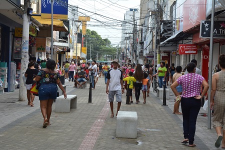 Prefeitura de Feira de Santana autoriza comércio a ampliar horário de funcionamento durante período natalino